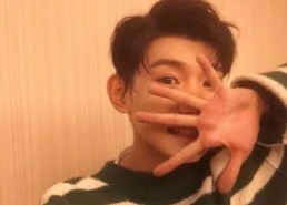 国产夫妻露脸自拍,国产夫妻的自拍风采